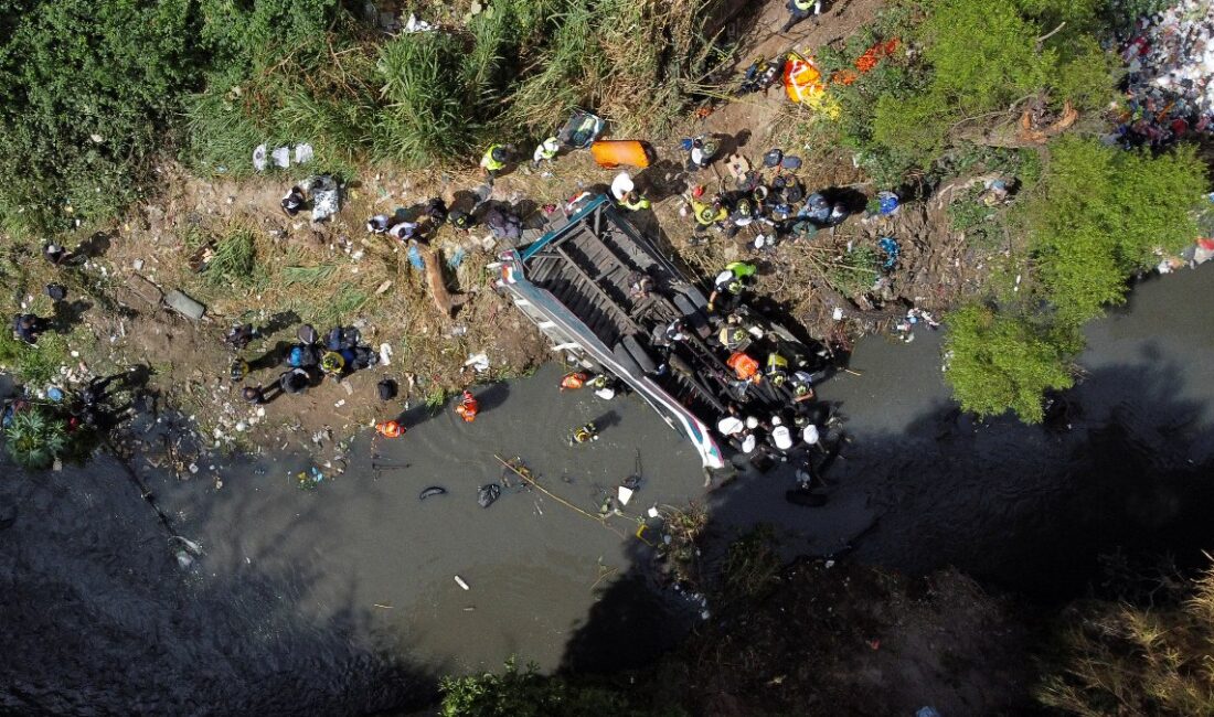 Guatemala'da meydana gelen feci otobüs kazası sonrası ülke genelinde 3