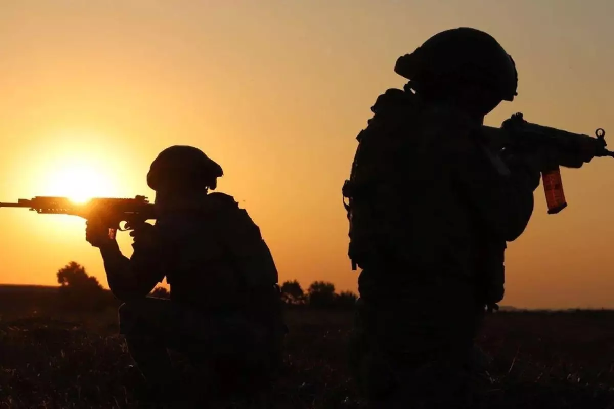Gürz-45 Operasyonu kapsamında gerçekleştirilen başarılı operasyon sonucunda iki terörist yakalandı.