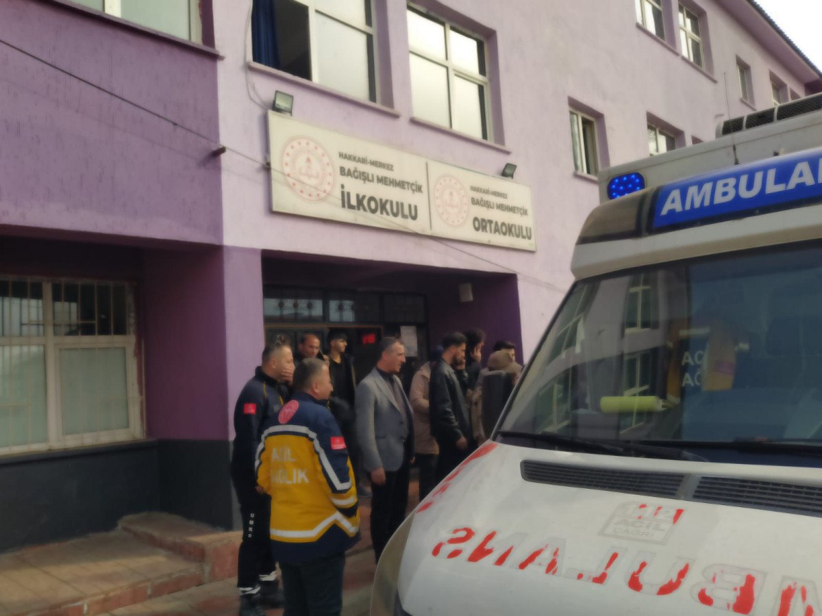 DHA Hakkari'de Gıda Zehirlenmesi İddiası