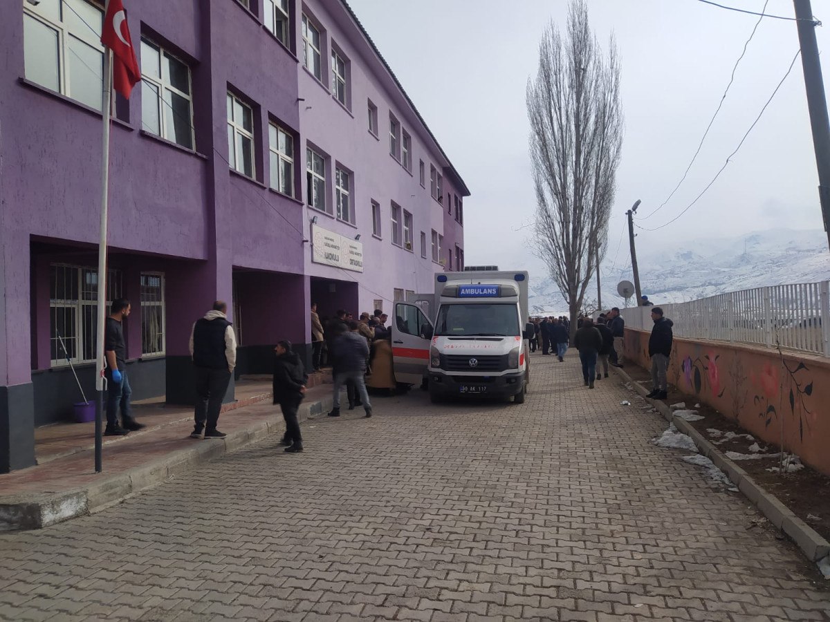Hakkari'de Öğrenci Gıda Zehirlenmesi Olayı