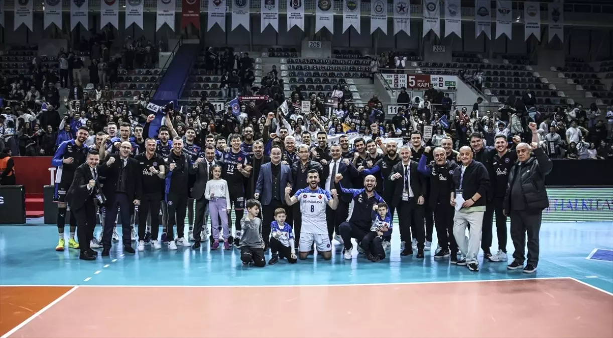 Halkbank, CEV Şampiyonlar Ligi'nde Allianz Milano'yu 3-1 yenerek büyük bir