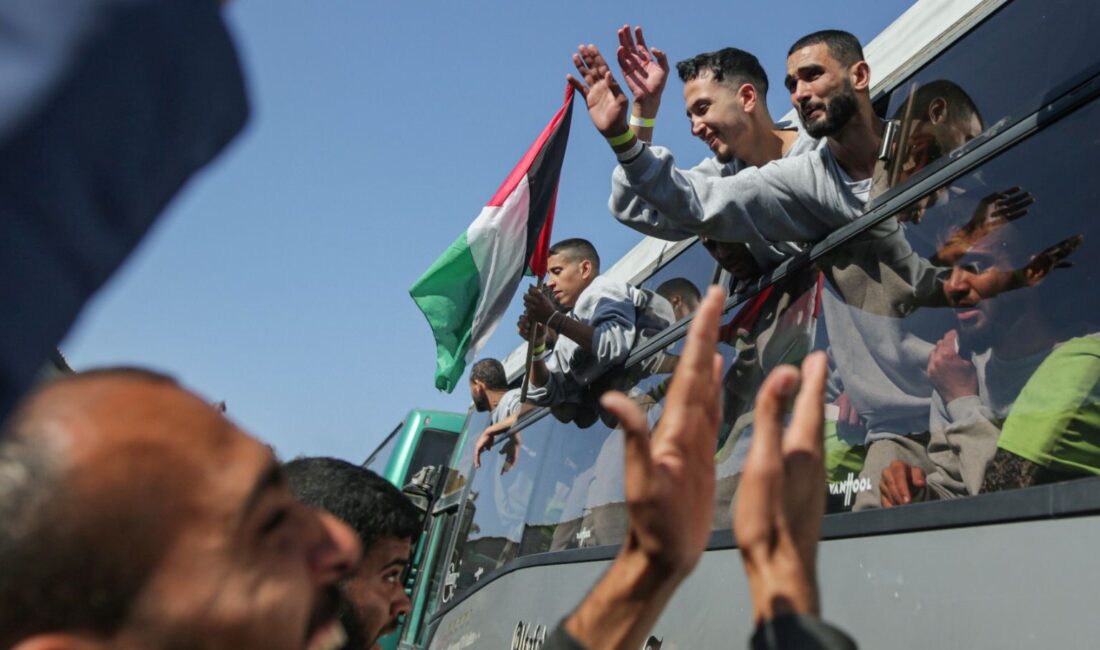 Hamas, esir takası anlaşması çerçevesinde 3 İsrailli esiri serbest bıraktığını