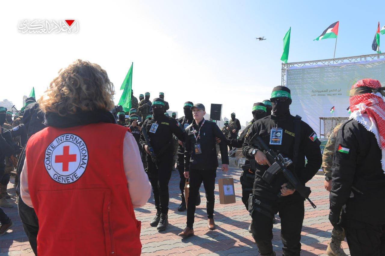 Hamas ve İsrail Arasında Esir Takası: 183 Filistinli Esir Serbest Bırakıldı