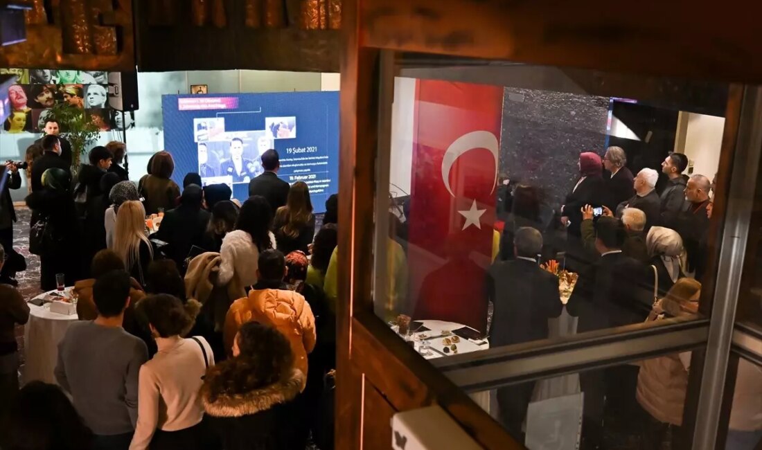 Almanya'nın Hanau kentindeki terör saldırısında hayatını kaybedenler, 'Boş Çerçeve' oyunu