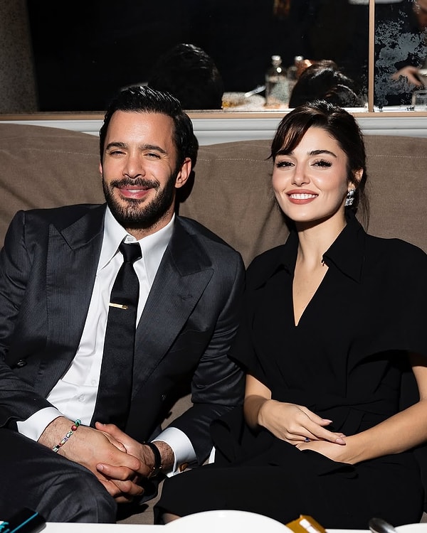 Hande Erçel ve Barış Arduç'un Rüzgara Bırak Filmi Gala Gecesinde Büyüledi