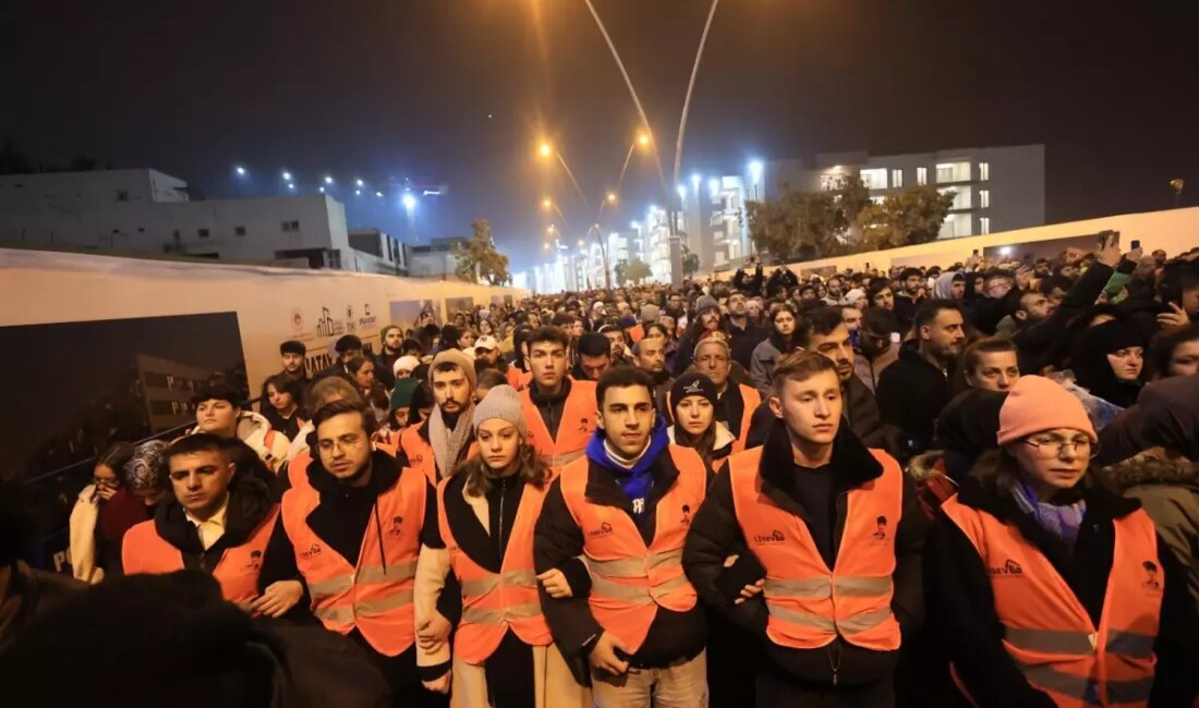 Hatay'da depremin yıl dönümünde LÖSEV Gençlik Kolları, anlamlı bir etkinlikle