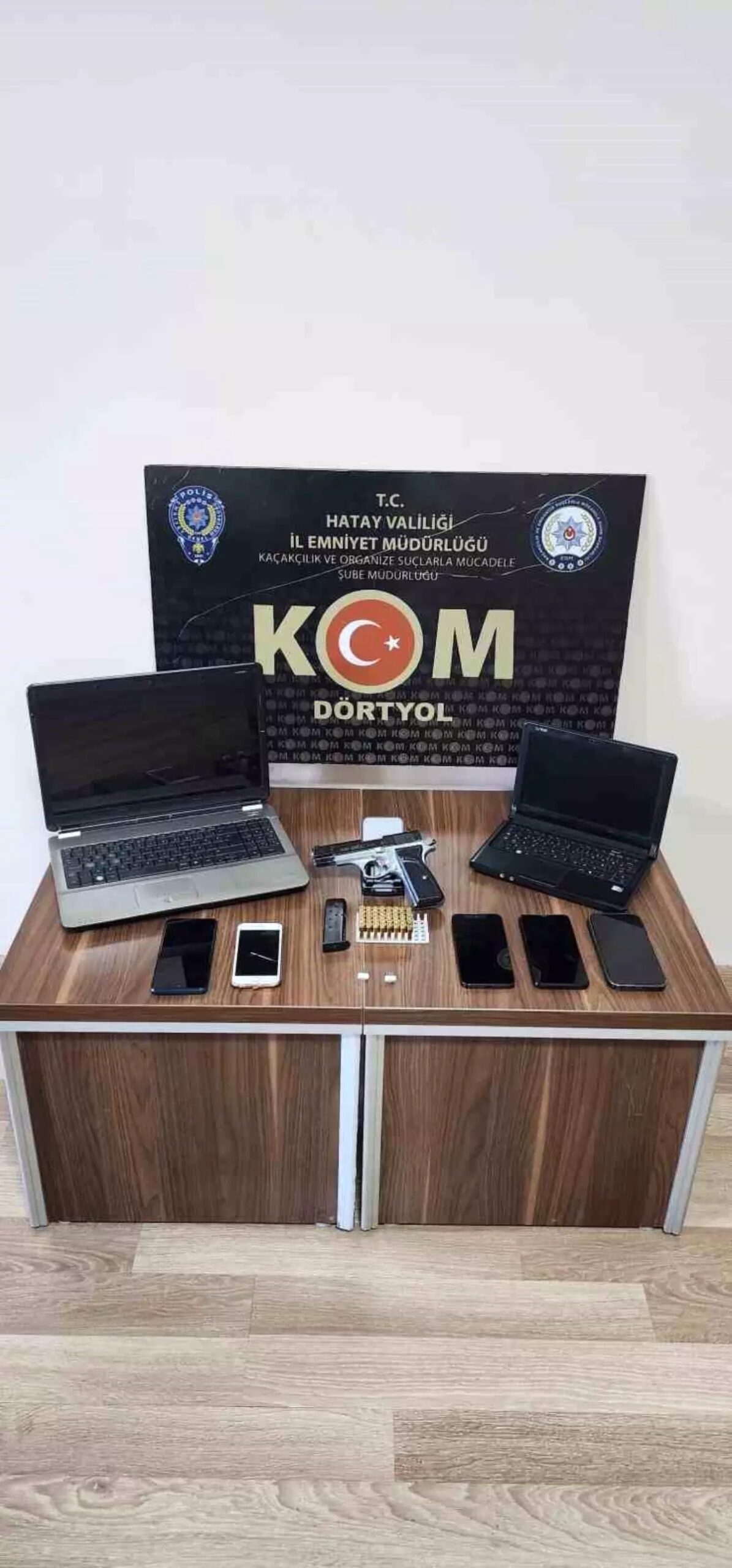 Polis, Hatay'da kaçakçılık ve organize kabahatlere yönelik operasyonda çeşitli eşyalar