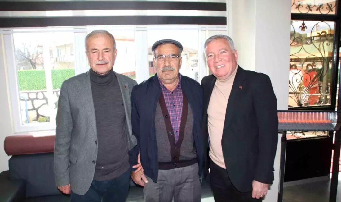Honaz Belediye Başkanı Yüksel Kepenek, yaşlı vatandaşlara hizmet veren Rehabilitasyon
