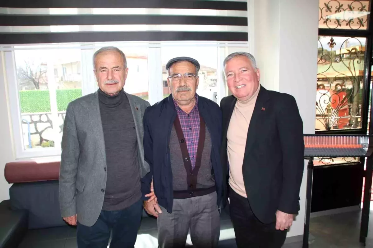 Honaz Belediye Başkanı Yüksel Kepenek, yaşlı vatandaşlara hizmet veren Rehabilitasyon