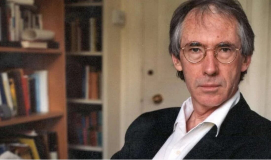 Ian McEwan'ın "Fındık Kabuğu" romanı, edebiyatın sıradışı yüzünü gözler önüne