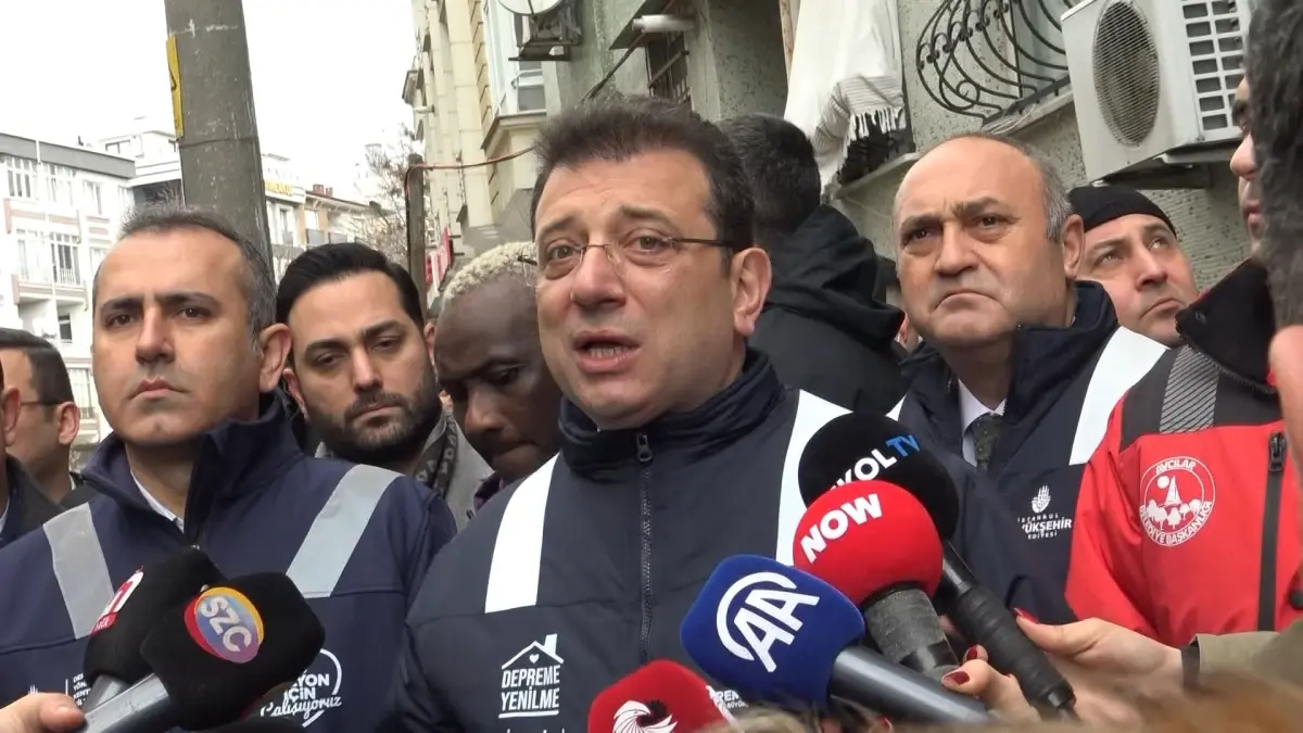 İBB Başkanı Ekrem İmamoğlu, Avcılar'da gerçekleştirilen kentsel dönüşüm çalışmalarını yerinde