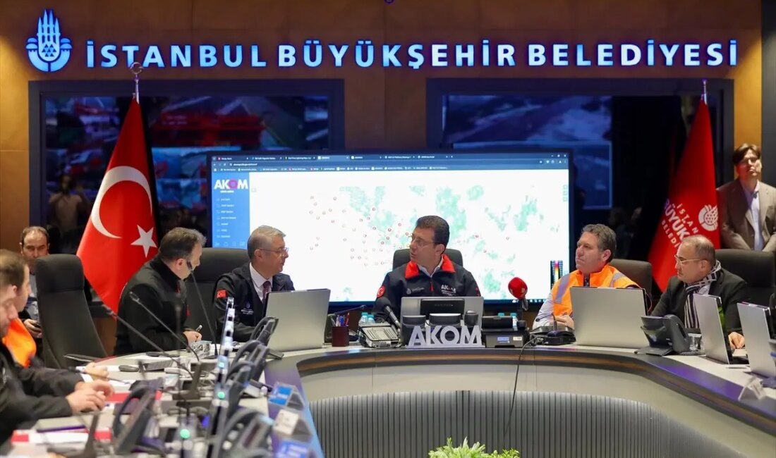 İBB Başkanı Ekrem İmamoğlu, olumsuz hava koşullarının İstanbul üzerindeki etkilerini