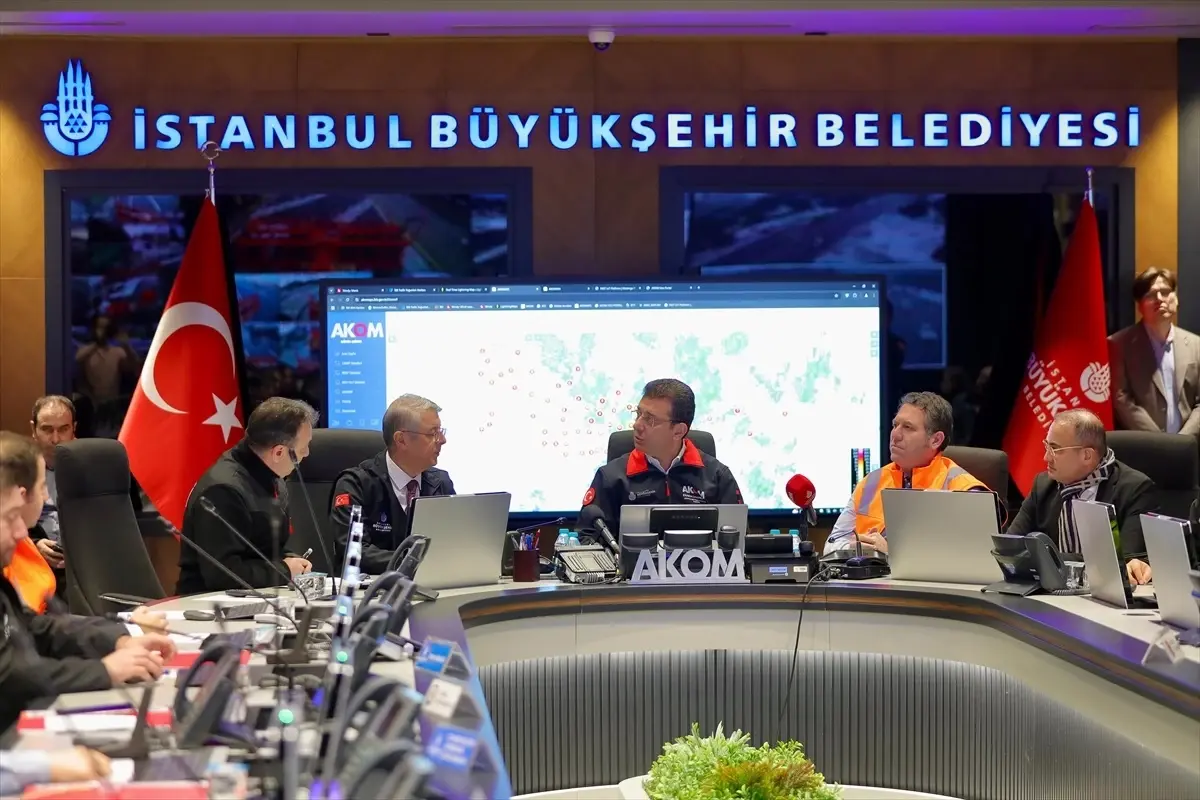 İBB Başkanı Ekrem İmamoğlu, olumsuz hava koşullarının İstanbul üzerindeki etkilerini