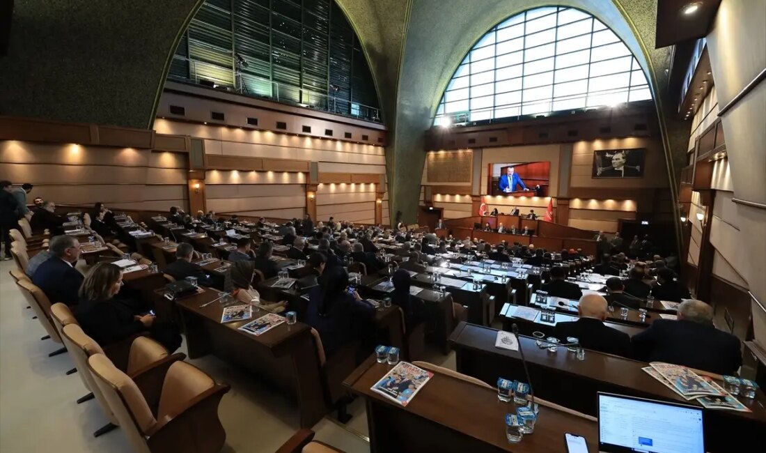 İBB Meclisinde Ekrem İmamoğlu'nun yargı üzerine yaptığı açıklamalar geniş bir