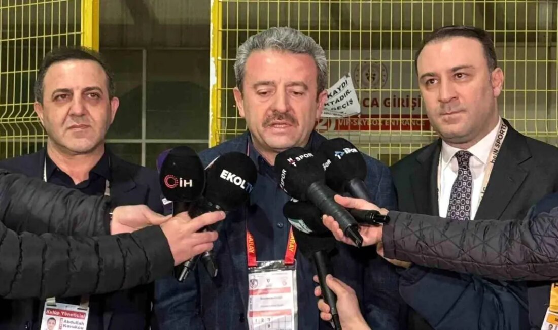 İbrahim Hatipoğlu, hakem kararlarına yönelik eleştirilerini dile getirirken, transfer süreci