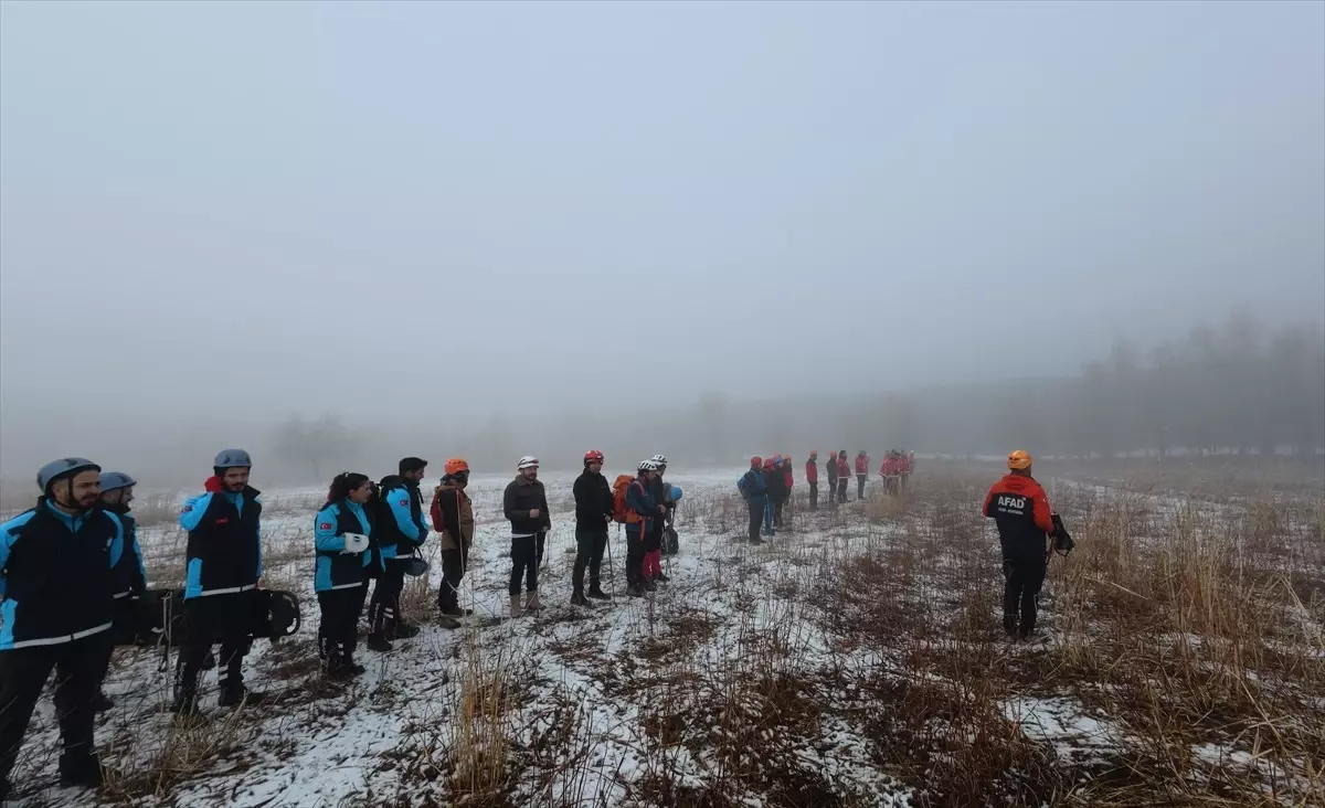 Iğdır'da gerçekleştirilen Arama-Kurtarma tatbikatı ve Deprem Anma Etkinliği, afet bilincini