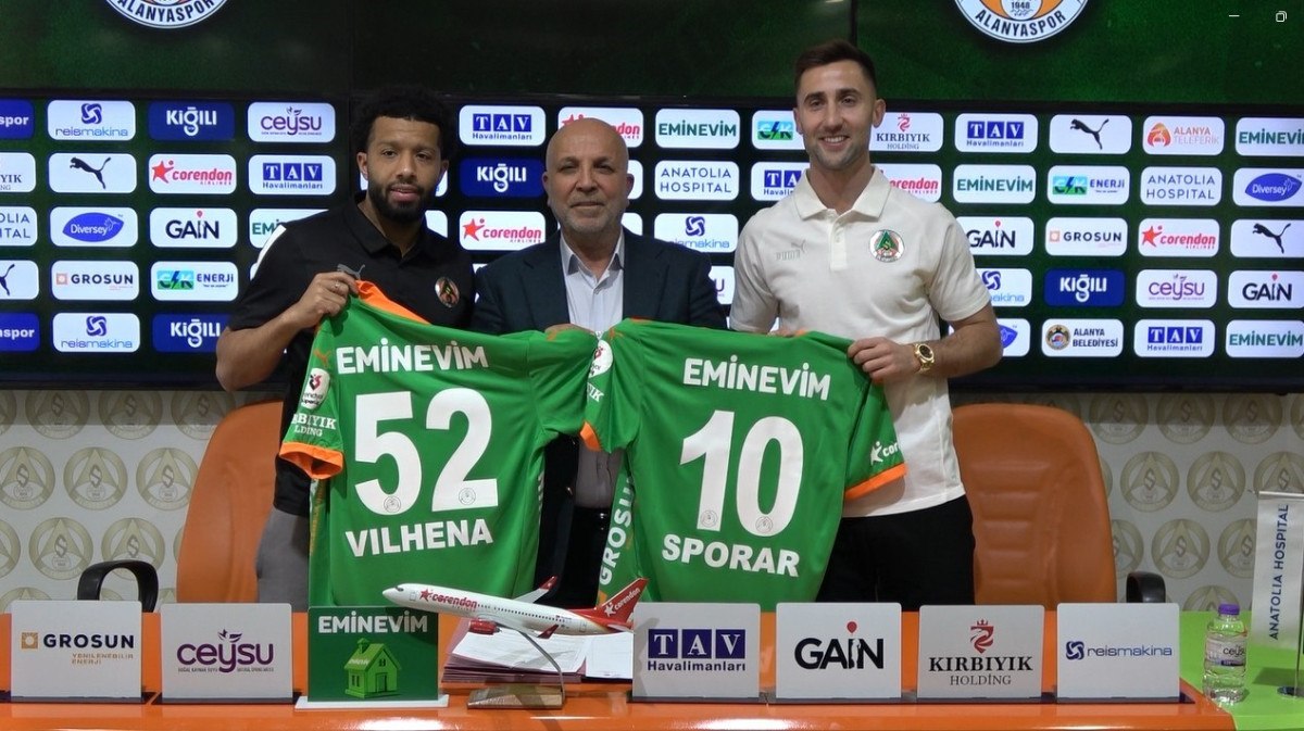 İHA Alanyaspor, Yeni Transferlerle İmza Töreni Düzenledi