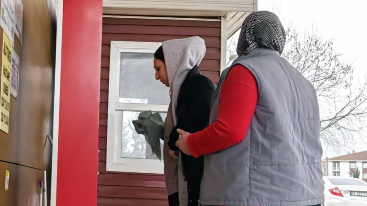 İnegöl'de bir kadın işçi, delik makinesine elini kaptırarak iş kazası