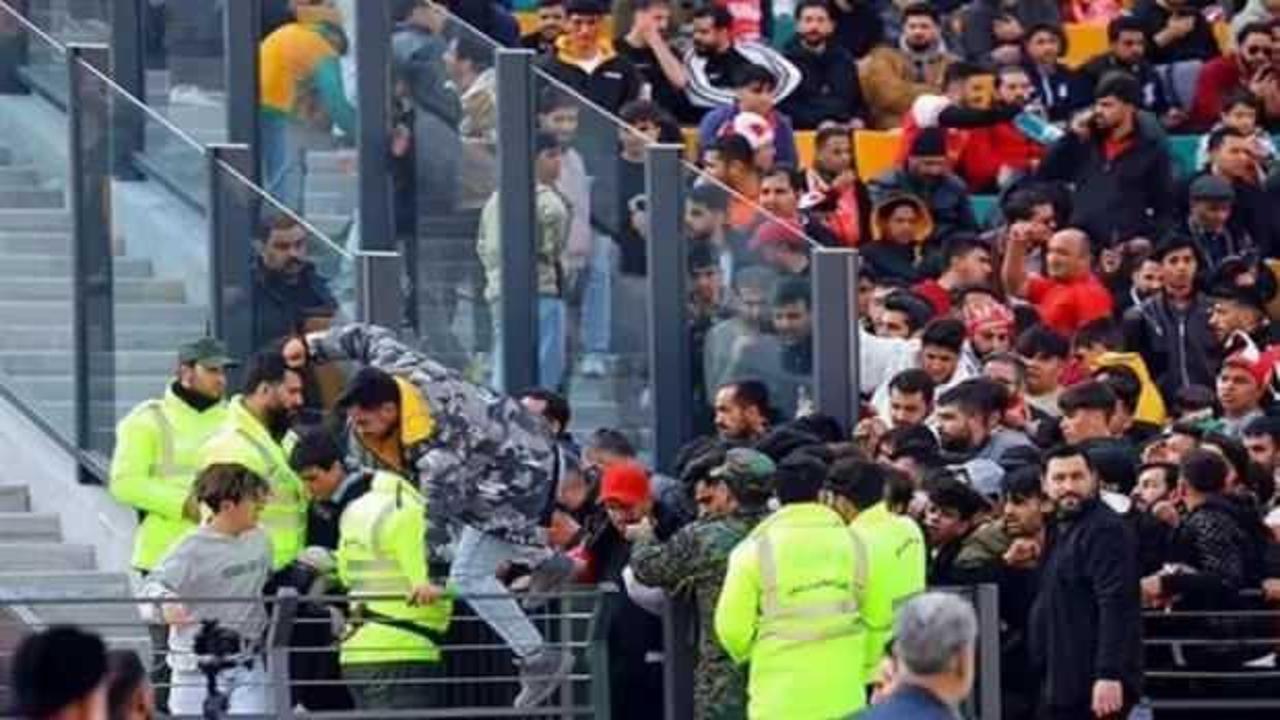 İran'da futbol maçları, gözaltılar ve taşkınlık olaylarıyla gündeme geliyor. Taraftarların