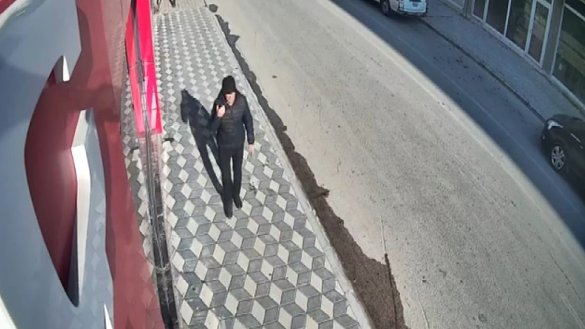 Isparta'da meydana gelen korkunç kaza, bir yayanın kıl payı kurtuluşuyla