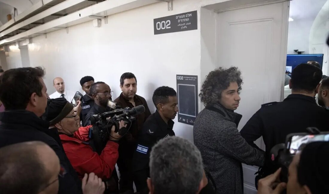 İsrail mahkemesi, Filistinli kitapçıların gözaltına alınmasını onayladı. Bu karar, bölgedeki
