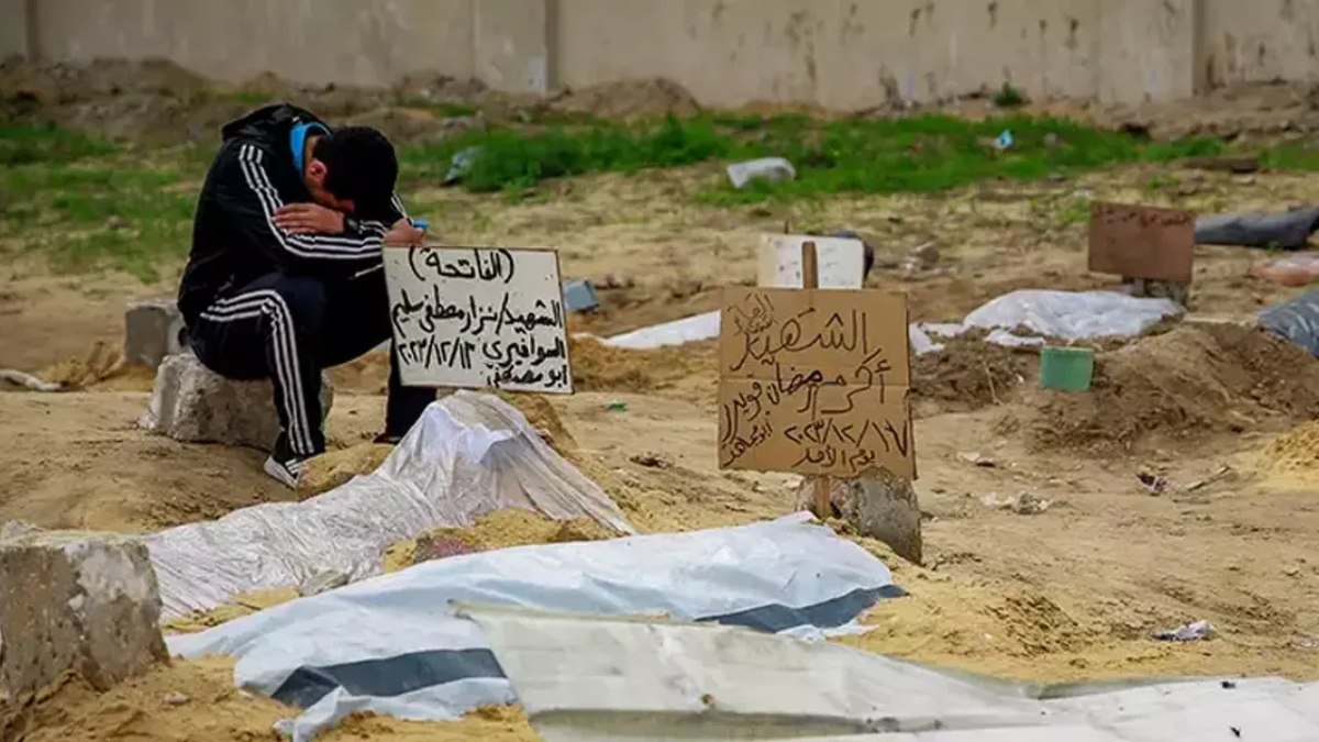 İsrail'in Gazze Şeridi'ndeki saldırıları, bölgedeki insani krizi derinleştiriyor. Bu içerikte,