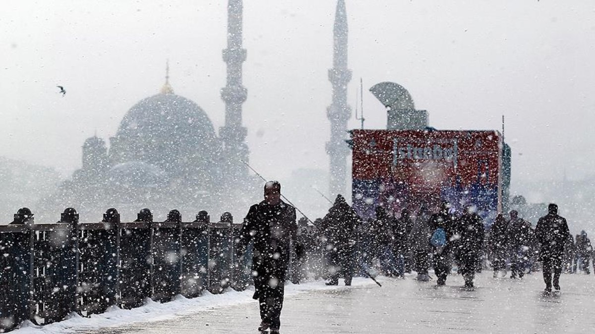 İstanbul'da cuma ve cumartesi günü kar yağışının tipi halinde şiddetini