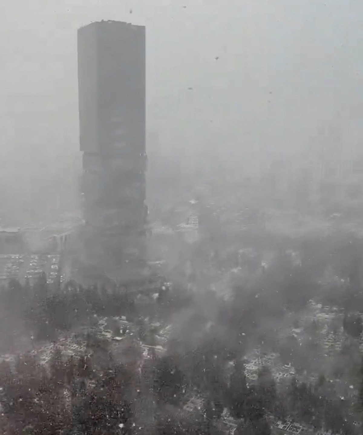 İstanbul'a Kar Yağışı Geldi: Meteoroloji Uyarıları ve Etkileri