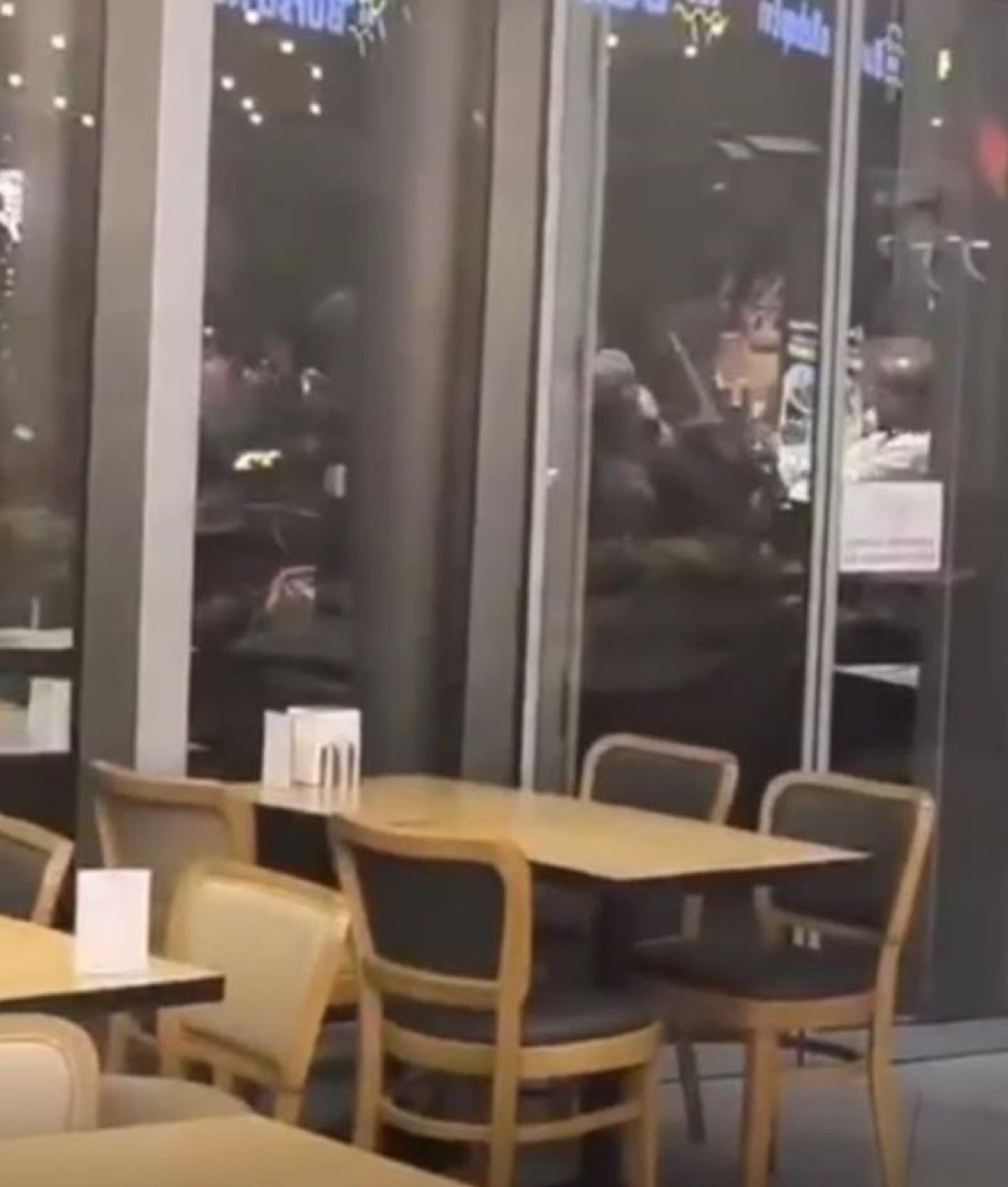 İstanbul'da Alışveriş Merkezinde Kavga