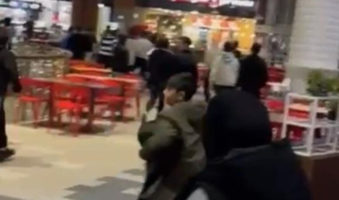 İstanbul'da bir alışveriş merkezinde meydana gelen kavga, ziyaretçiler arasında panik