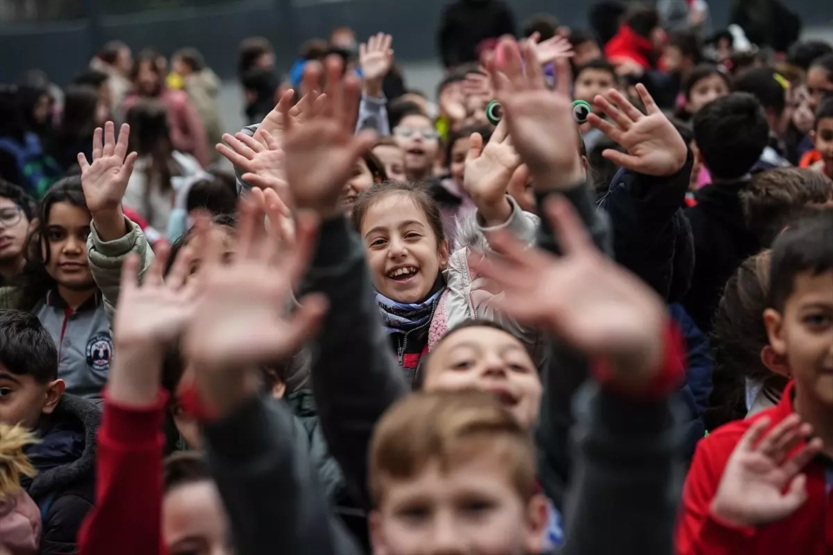İstanbul'da ikinci dönem eğitim dönemi başladı! Öğrenciler, yeni derslerle dolu