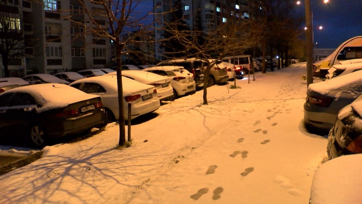 İstanbul'da Kar Yağışı: Başakşehir'de Zorluklar Yaşandı