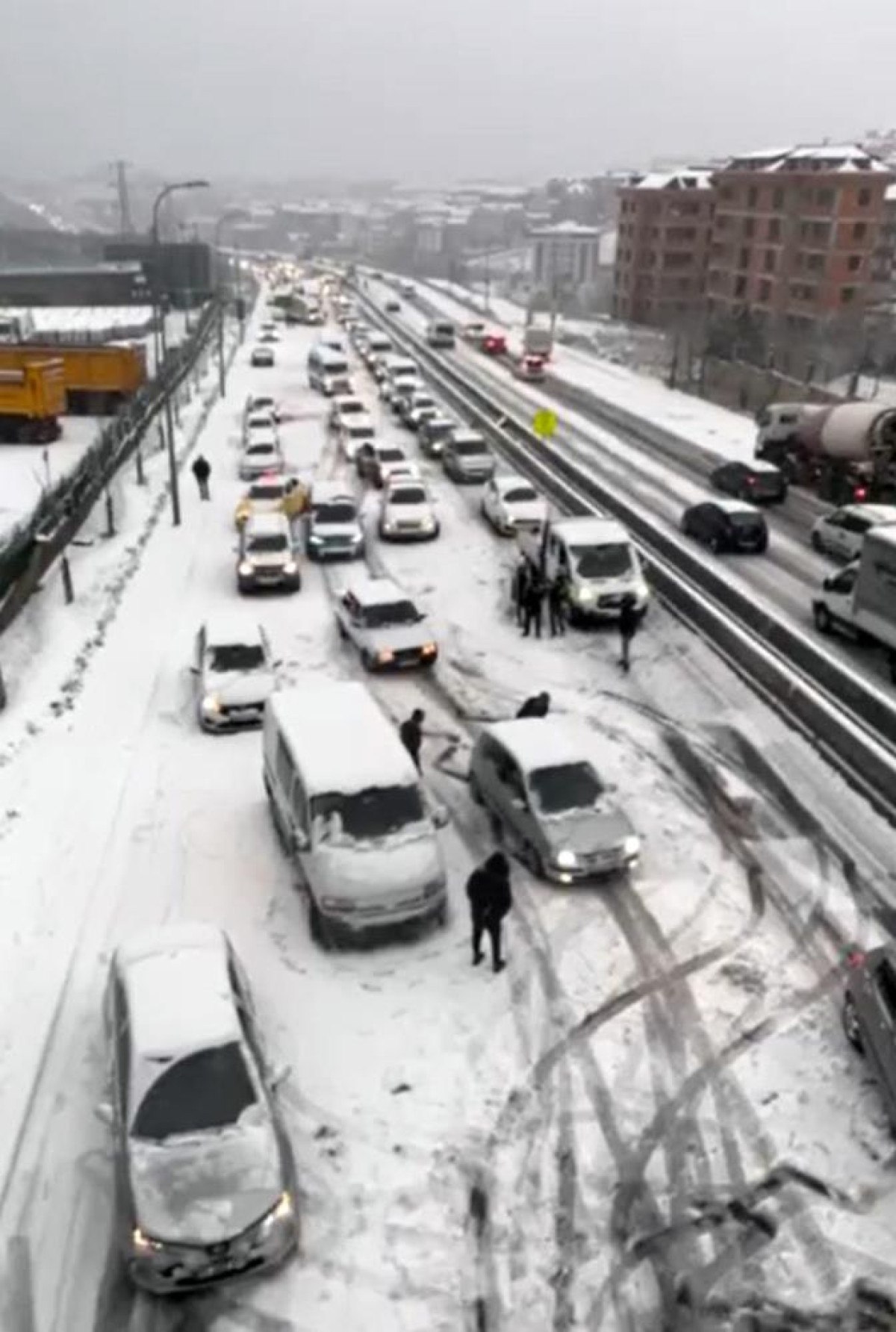 İstanbul'da Kar Yağışı Etkili Oldu