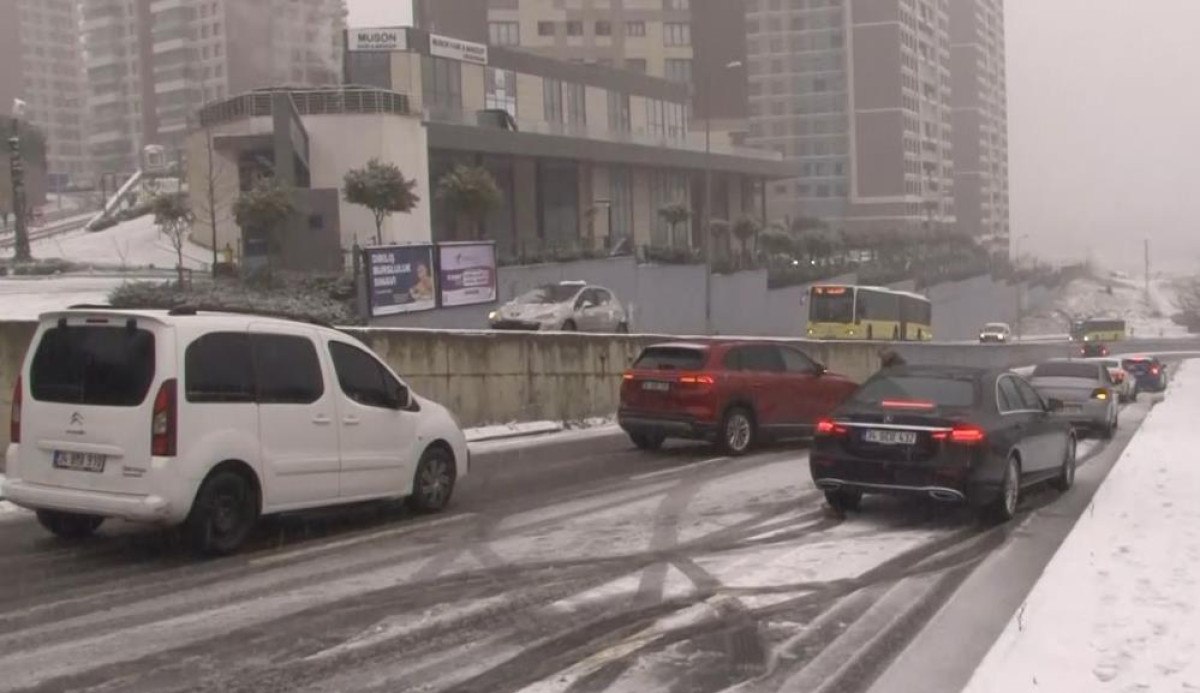 İstanbul'da Kar Yağışı Etkili Oldu