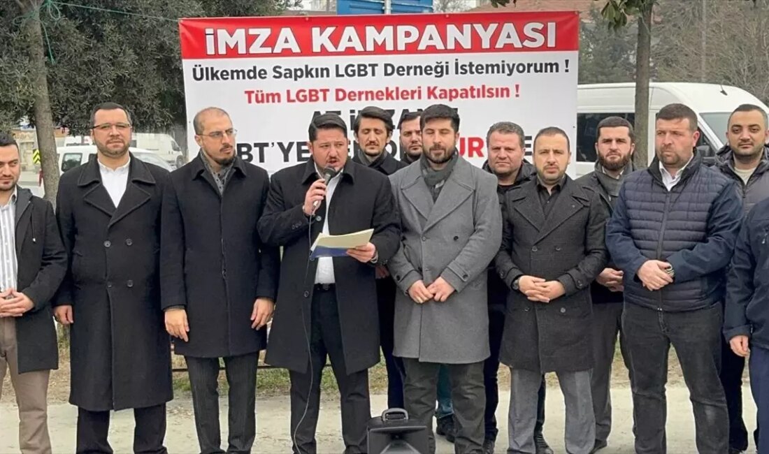 İstanbul'da LGBT derneklerine karşı başlatılan imza kampanyası, toplumsal dayanışmayı artırmayı