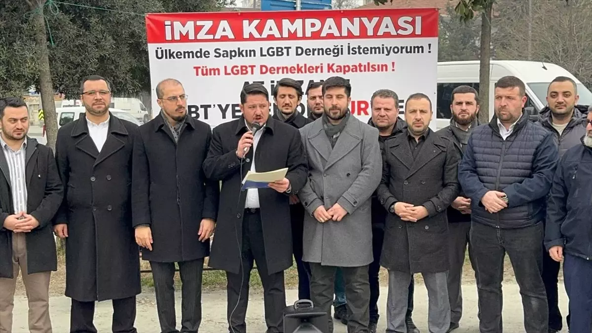 İstanbul'da LGBT derneklerine karşı başlatılan imza kampanyası, toplumsal dayanışmayı artırmayı