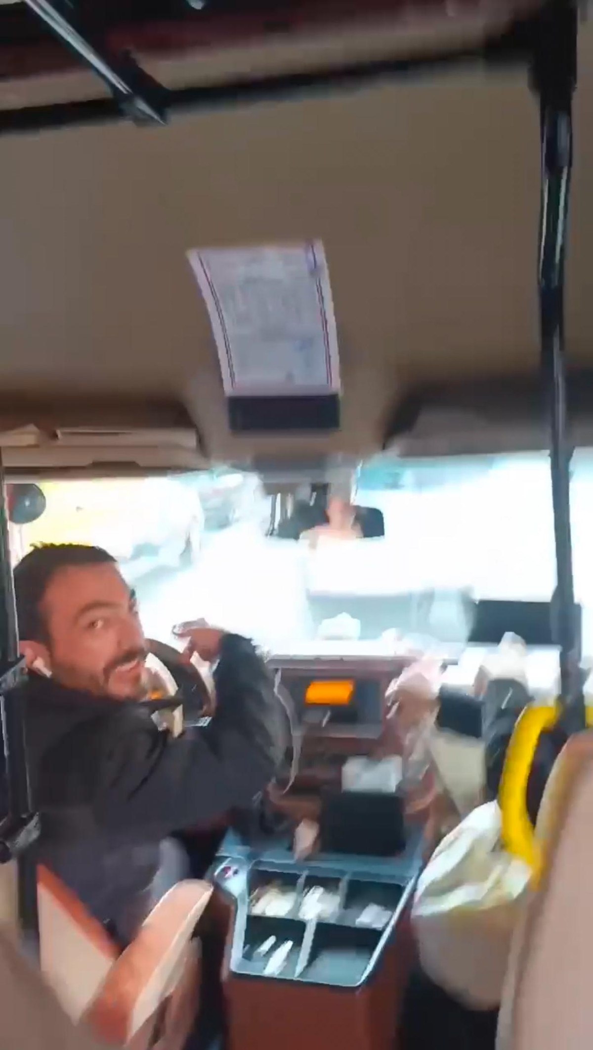 İstanbul'da Minibüs Şoförleri Arasında Tehlikeli Yarış