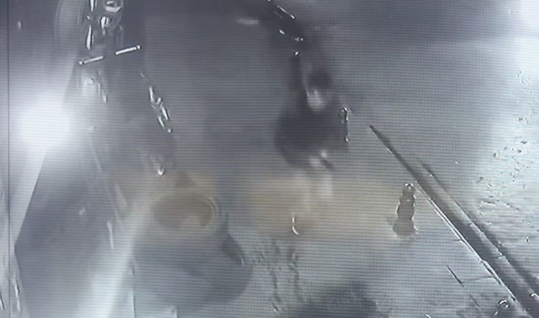 İstanbul'da bir oto lastik dükkanına düzenlenen silahlı saldırıda 3 kişi