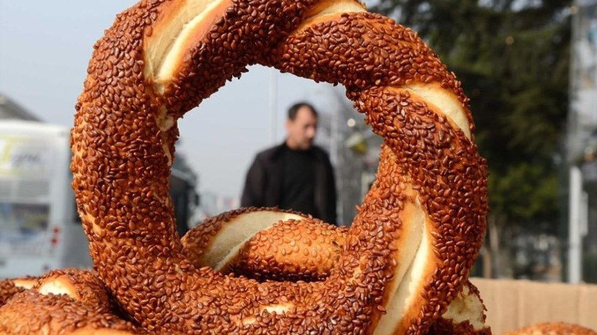 İstanbul'da simit fiyatlarına yapılan son zamlar ve denetimlerin etkileri üzerine