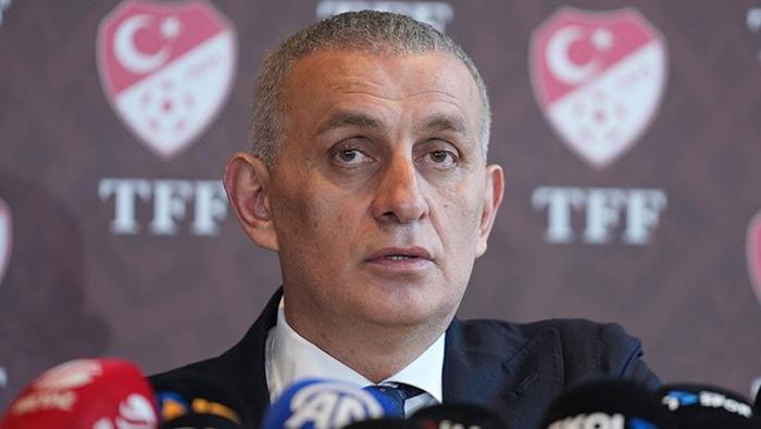 iste derbinin var hakemi uefanin gozdelerinden galatasaray fenerbahce derbisinin orta hakemi tanidik cok otoriter 0