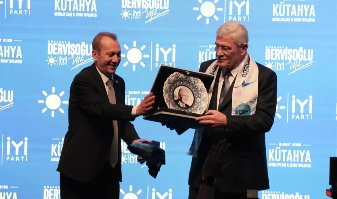 İYİ Parti Genel Başkanı Müsavat Dervişoğlu, Kütahya'da önemli bir toplantıya