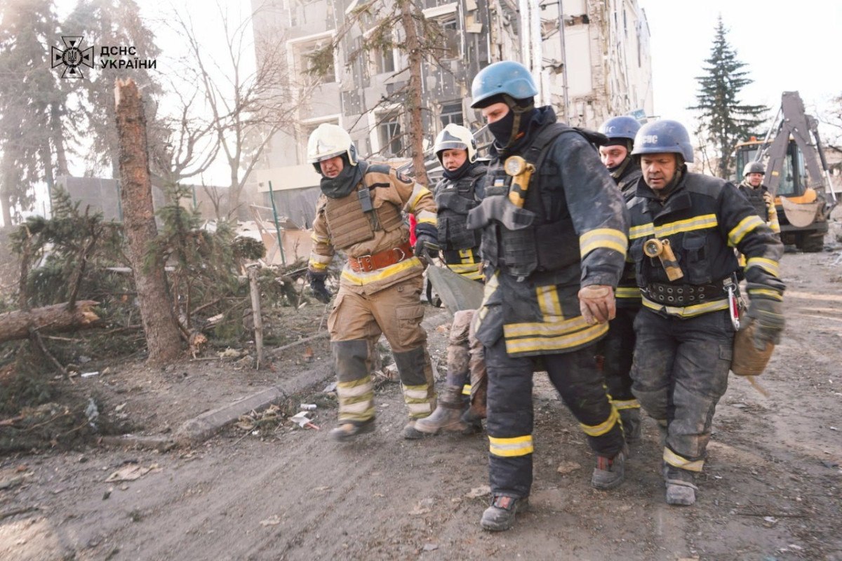 İzium'daki Saldırı: Siviller Hedef Alındı