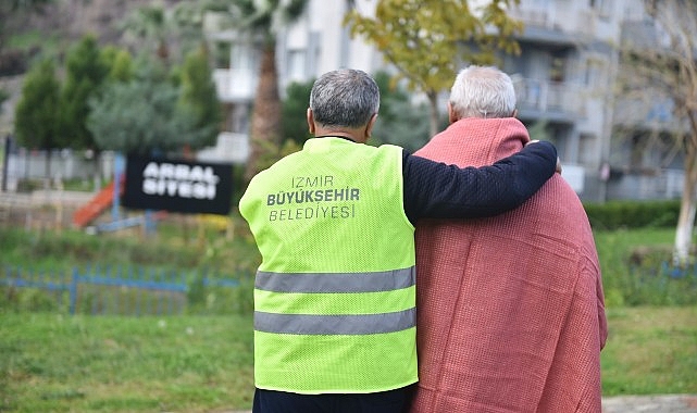 İzmir'de evsiz bireyler için geçici barınma imkanlarını keşfedin. Yerel destek