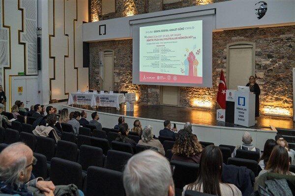 Dünya Sosyal Adalet Günü nedeniyle İzmir Mimarlık Merkezi’nde İzmir Büyükşehir