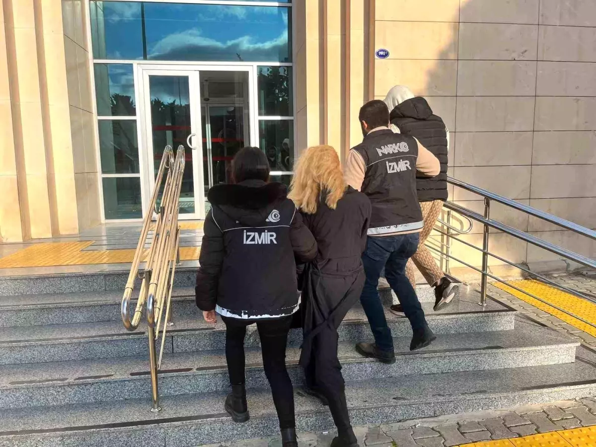 İzmir'de gerçekleştirilen büyük narko-terör operasyonunda 40 kişi gözaltına alındı. Operasyon