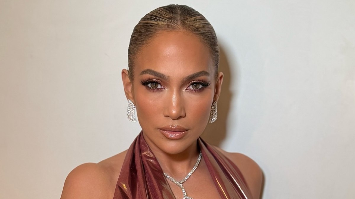 Jennifer Lopez'in genç kalma sırlarını keşfedin! Güzellik, sağlık ve yaşam
