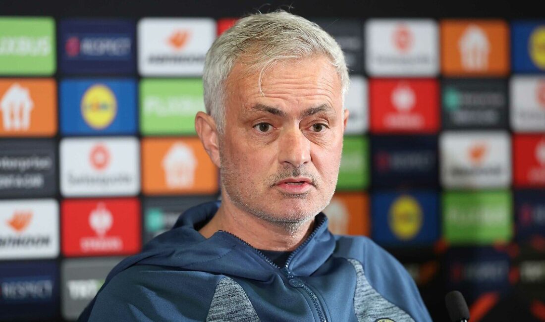 Jose Mourinho, "Ligi kazanmak mı, Şampiyonlar Ligi'ni kazanmak mı?" sorusuna,