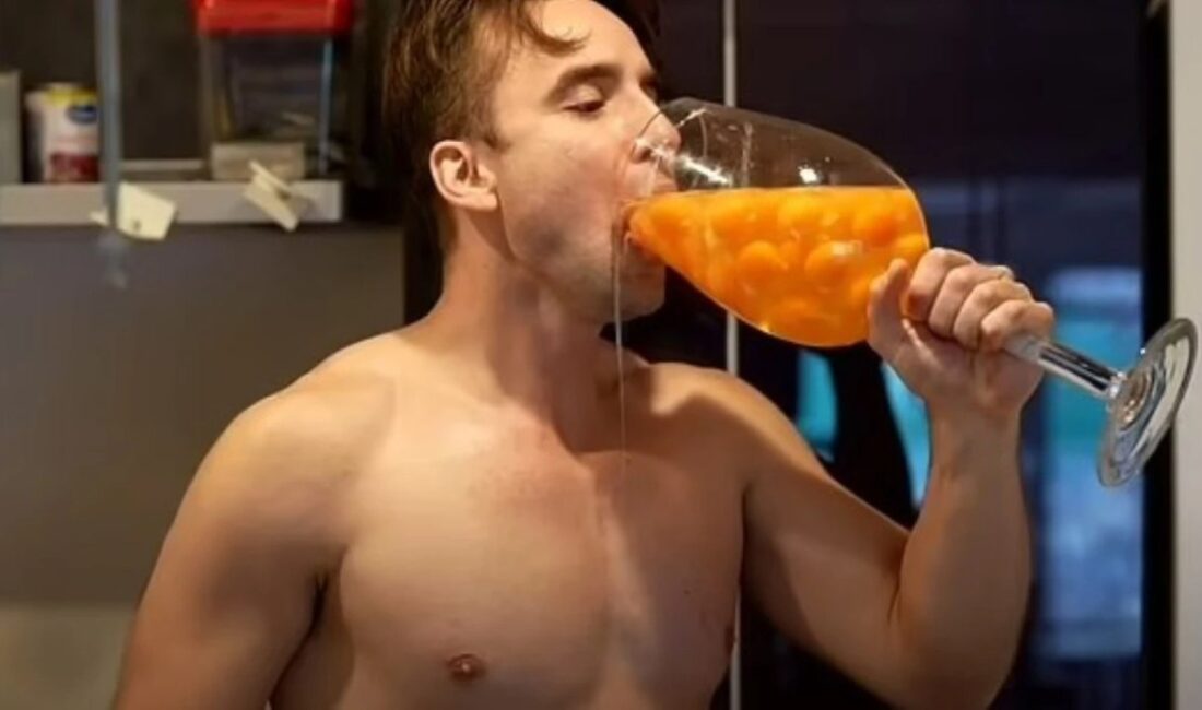 Joseph Everett'in 30 yumurta ile gerçekleştirdiği kas gelişimi deneyi, protein