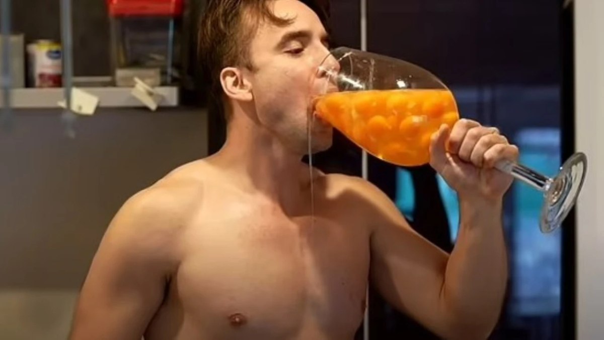 Joseph Everett'in 30 yumurta ile gerçekleştirdiği kas gelişimi deneyi, protein