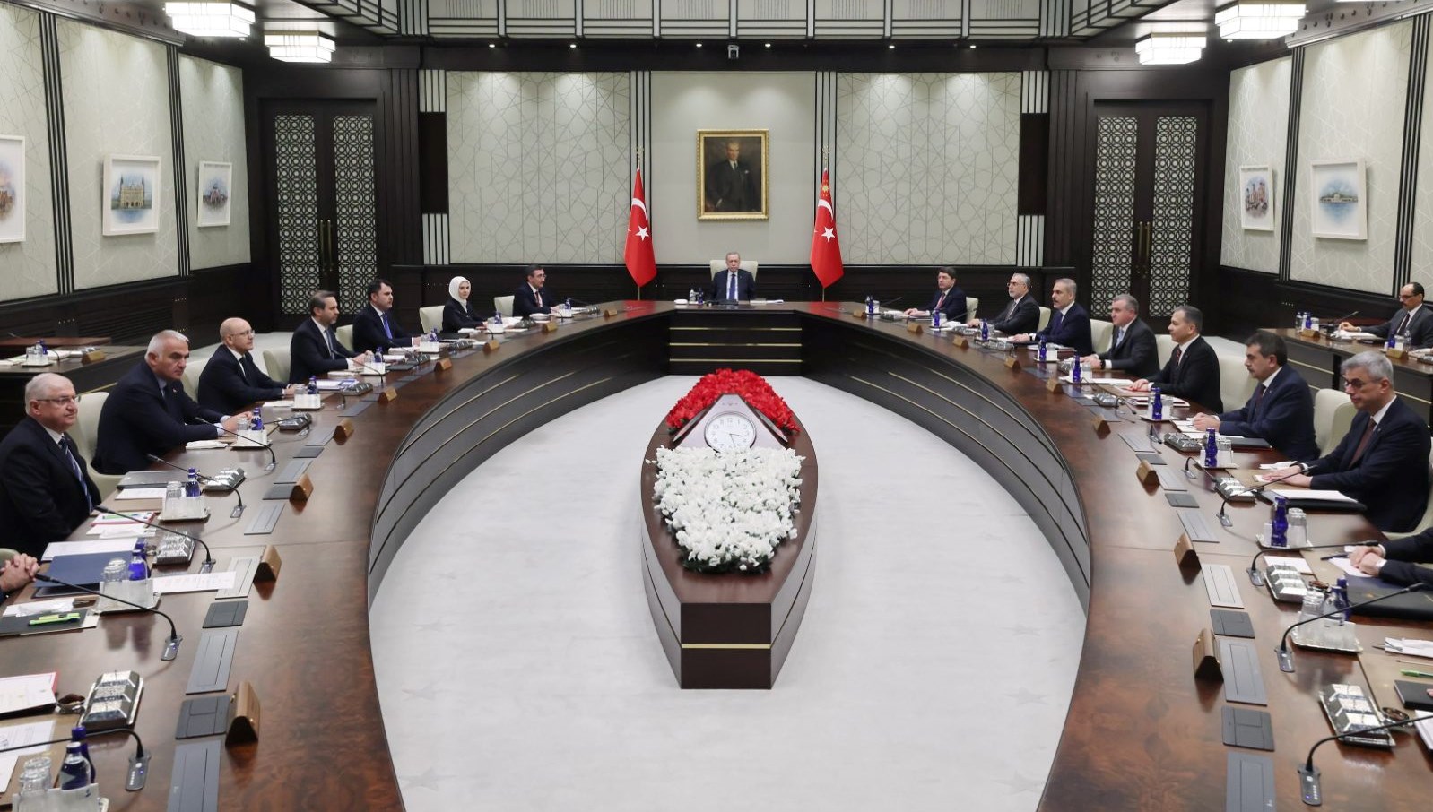Kabine toplantısında ekonomi, terörle mücadele ve yangın faciası gibi önemli